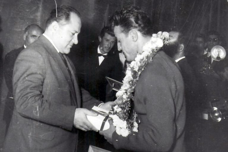 jahangir emami awarded by head of iran federation of sport associations 1960